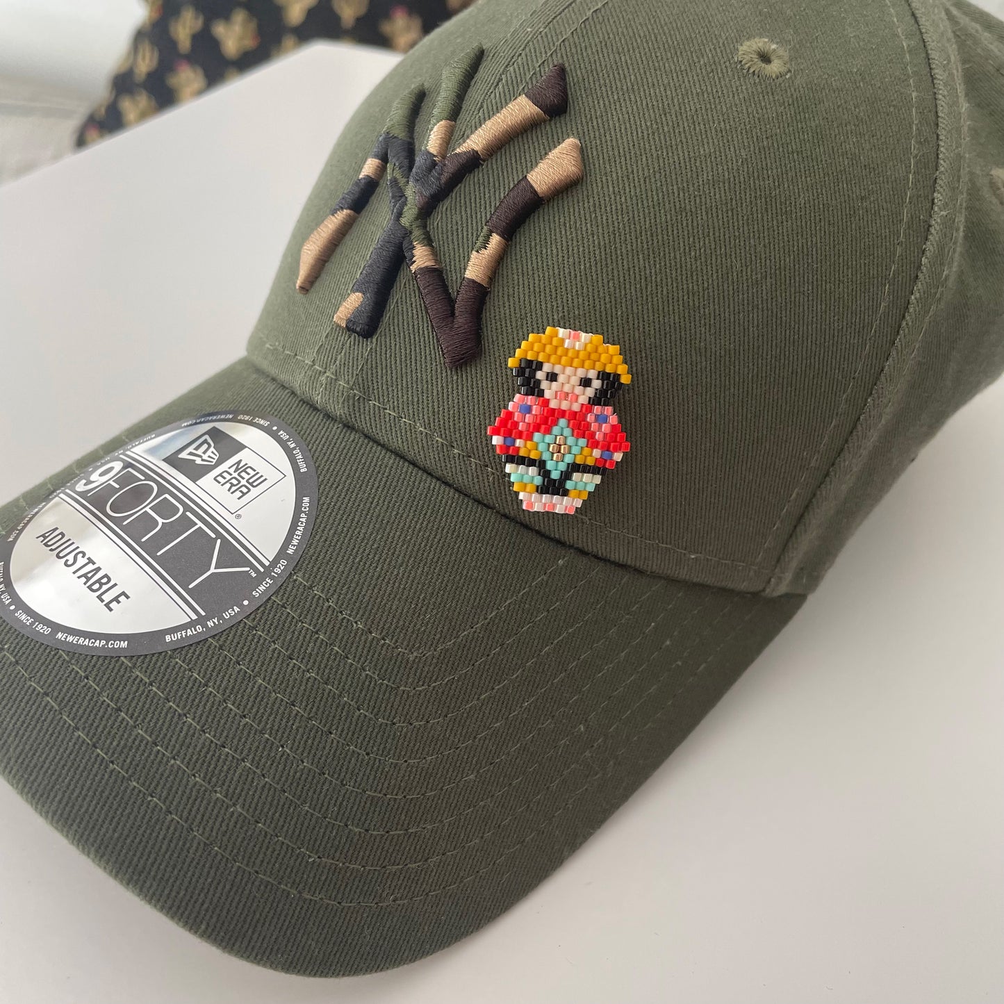 Broche CARMEN ◇ Chapeau jaune